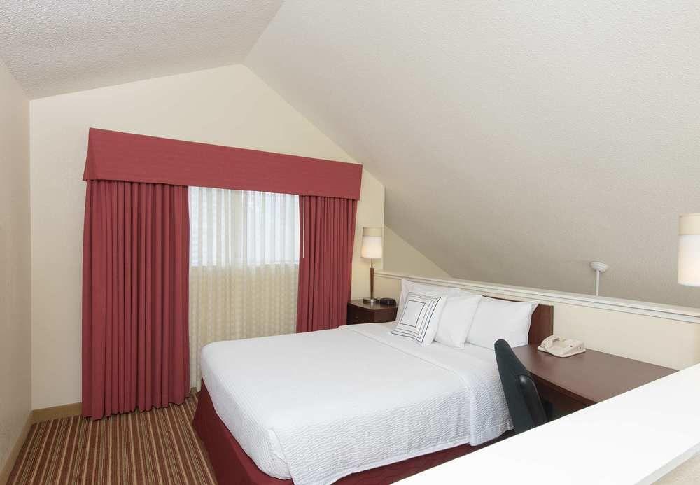 Residence Inn Chicago Deerfield Exterior photo