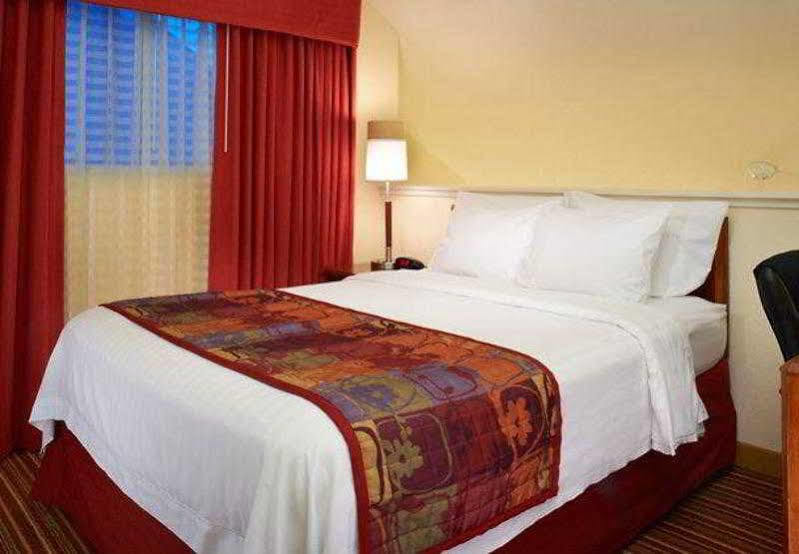 Residence Inn Chicago Deerfield Exterior photo